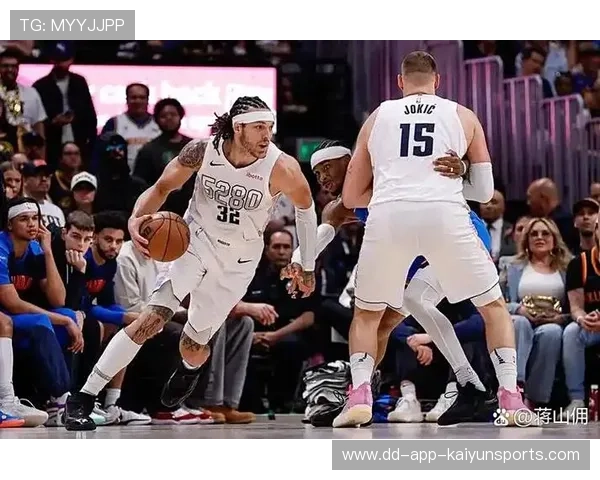 球星在训练营尝试无球掩护跑，制造射门空间成为核心目标